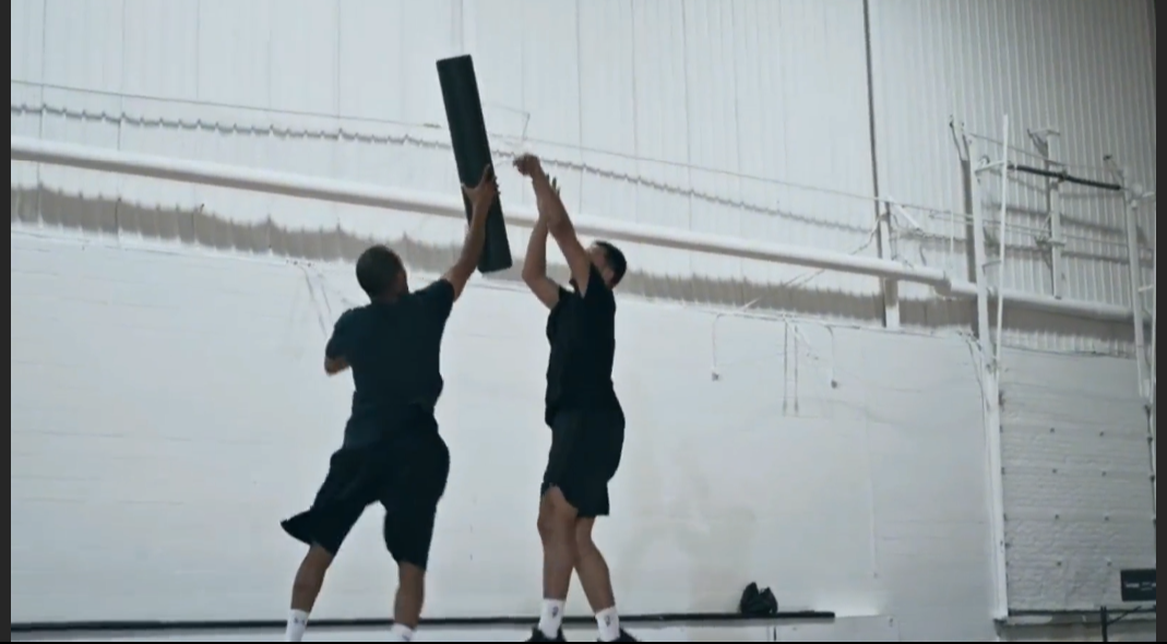 父亲打9年NBA,没有保障!儿子8年狂揽2亿美金,还成为了纽约之王
