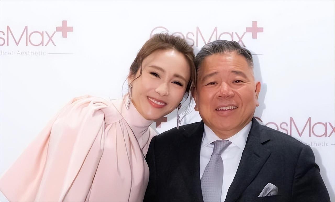 黎姿太丰满了，真空穿紧身裙都兜不住好身材，我感慨富商真会选人