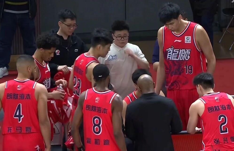 山东男篮出征，5日对阵广州男篮，高诗岩对位郭艾伦 邱彪剑指四强